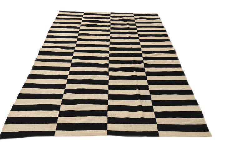 5' 5 x 7' 10 Hand Woven Kilim Modern Wool Rug