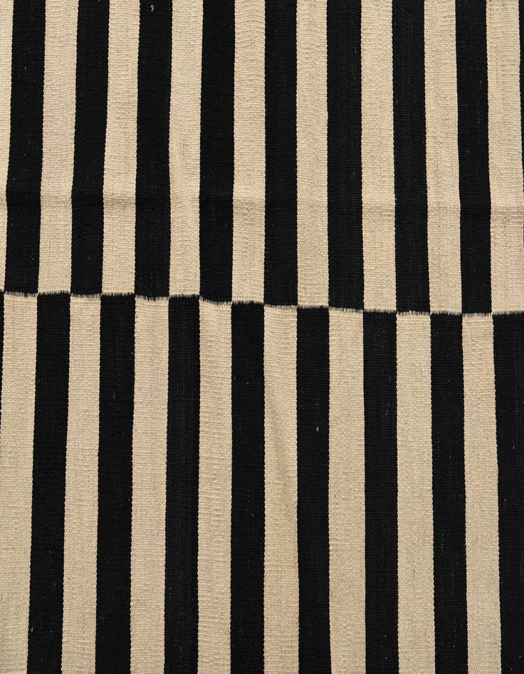 Detail image of 5' 5 x 7' 10 Hand Woven Kilim Modern Wool Rug