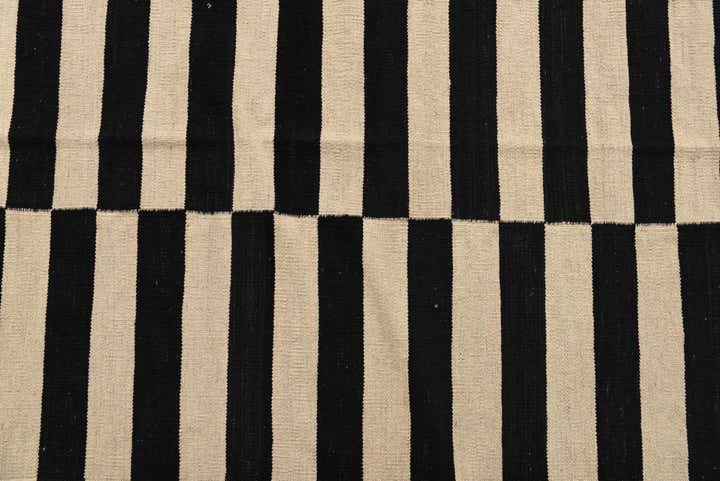 5' 5 x 7' 10 Hand Woven Kilim Modern Wool Rug