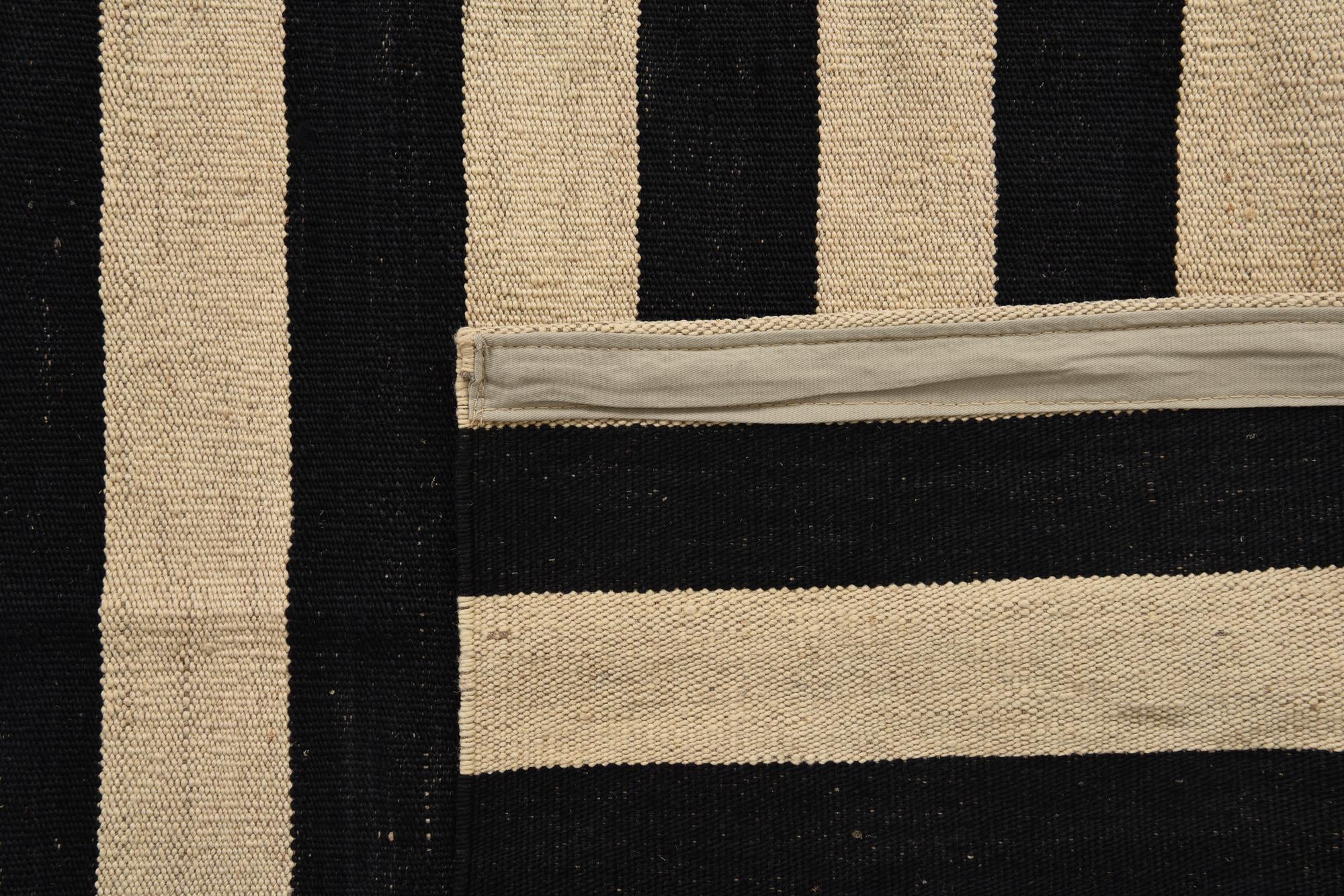 5' 5 x 7' 10 Hand Woven Kilim Modern Wool Rug