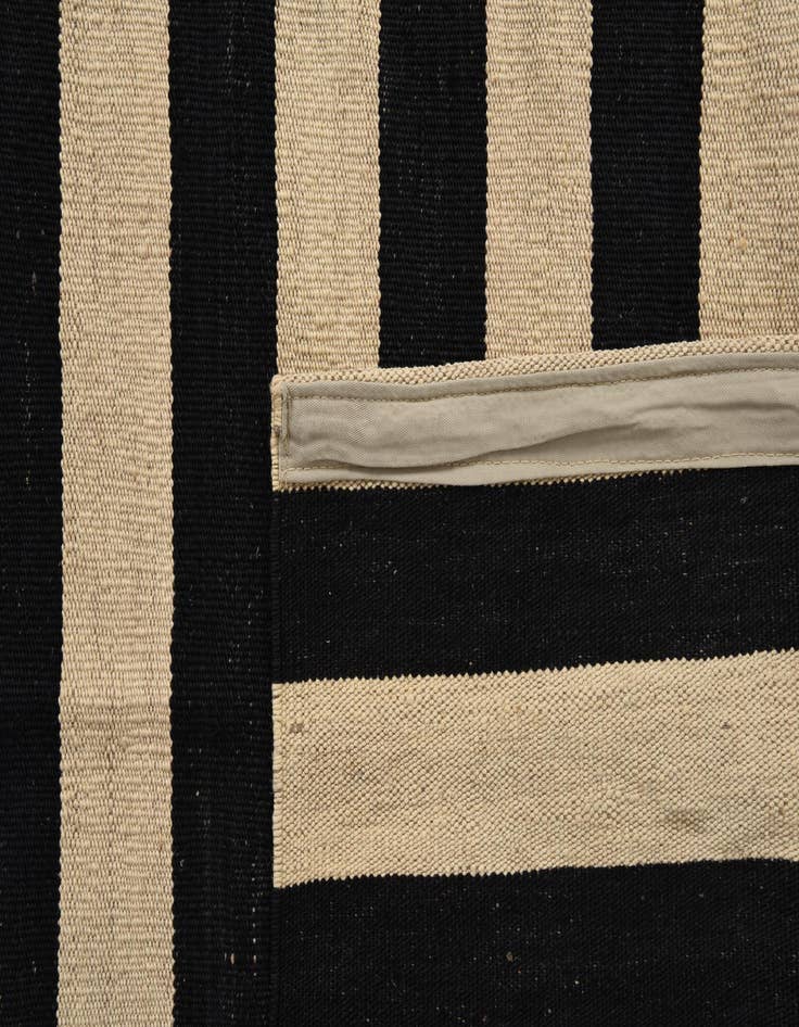 Detail image of 5' 5 x 7' 10  Hand Woven Kilim Modern Wool Rug