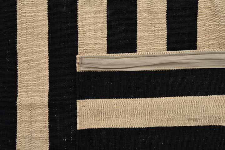 5' 5 x 7' 10 Hand Woven Kilim Modern Wool Rug
