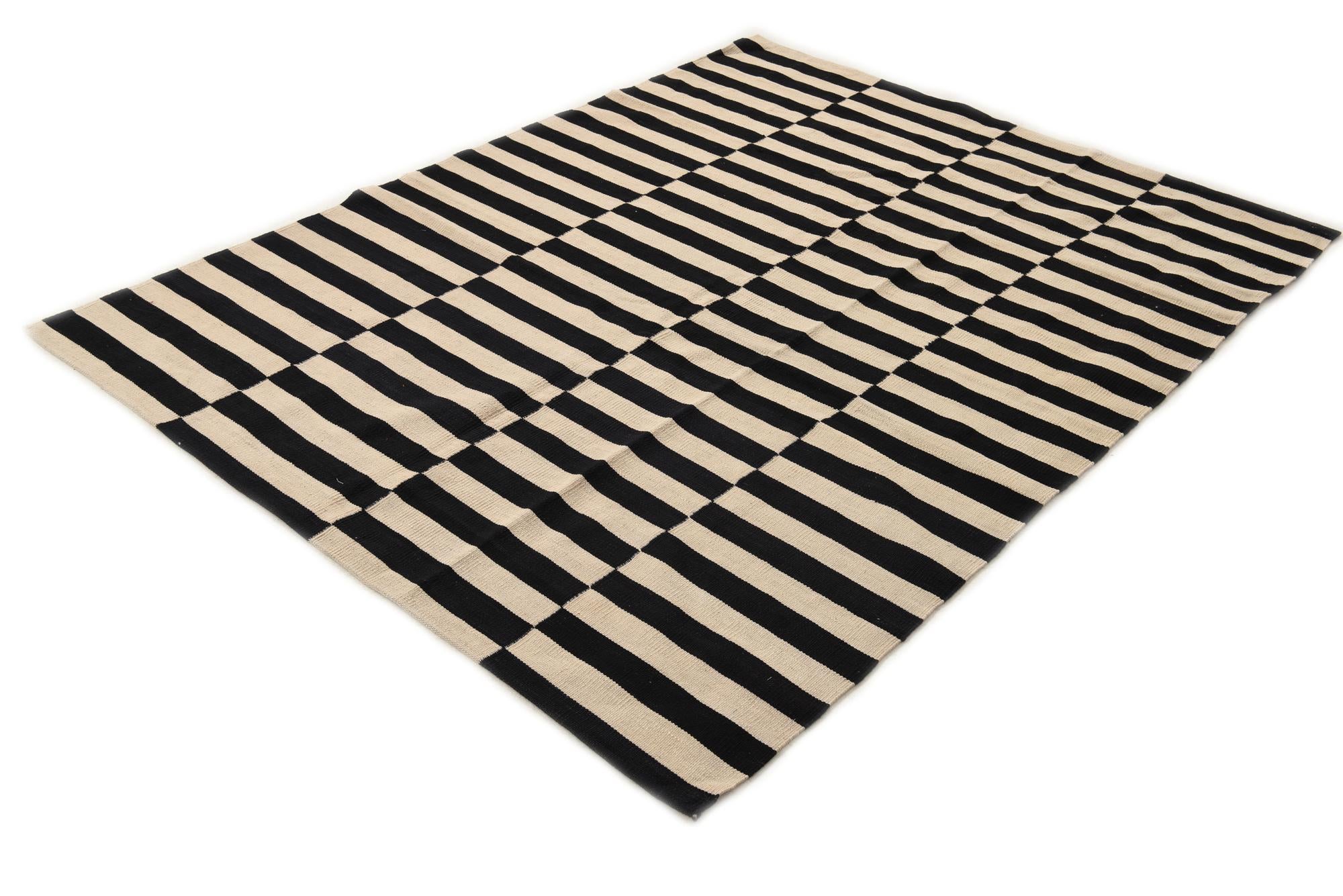 5' 9 x 7' 9 Hand Woven Kilim Modern Wool Rug