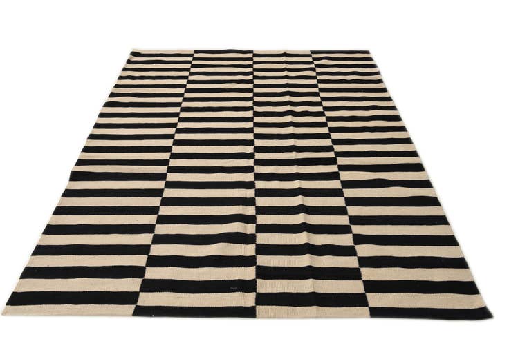 Detail image of 5' 9 x 7' 9 Hand Woven Kilim Modern Wool Rug