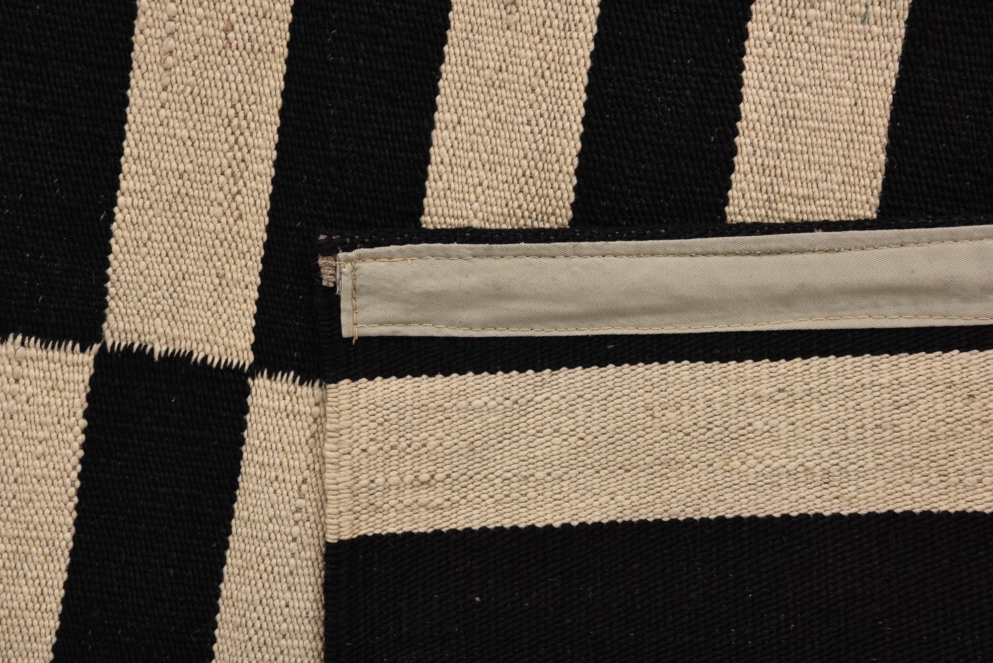5' 9 x 7' 9 Hand Woven Kilim Modern Wool Rug