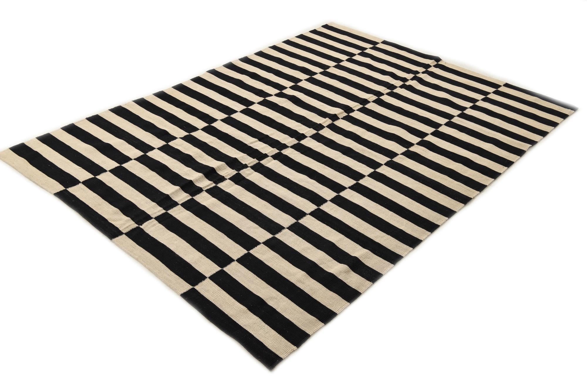 5' 7 x 7' 10 Hand Woven Kilim Modern Wool Rug