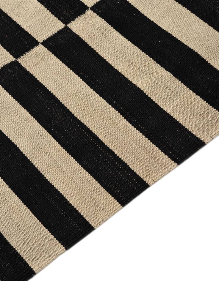 Detail image of 5' 7 x 7' 10  Hand Woven Kilim Modern Wool Rug