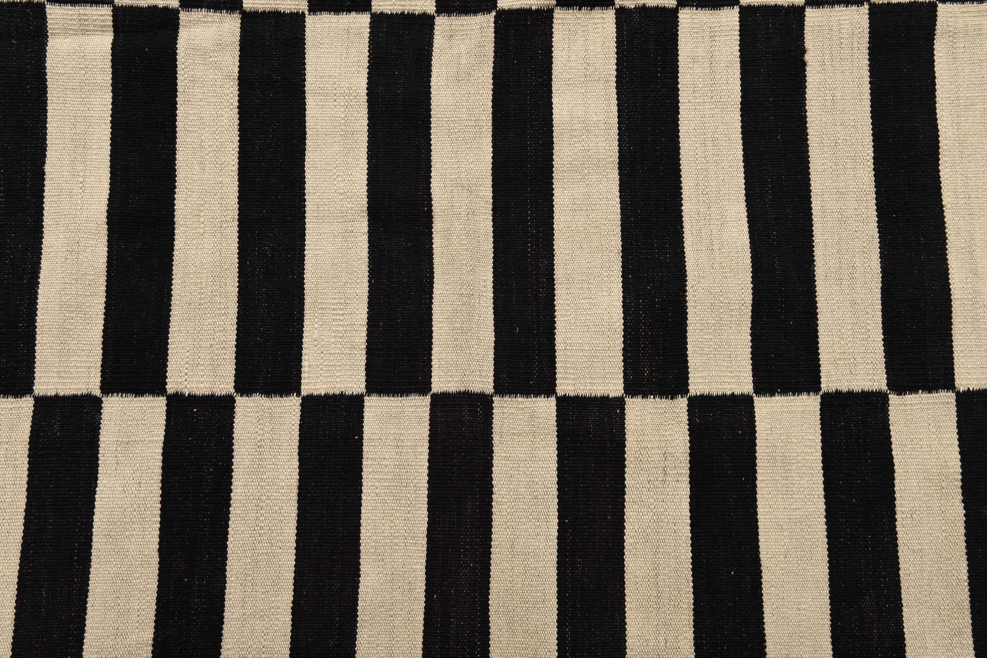 5' 7 x 7' 10 Hand Woven Kilim Modern Wool Rug
