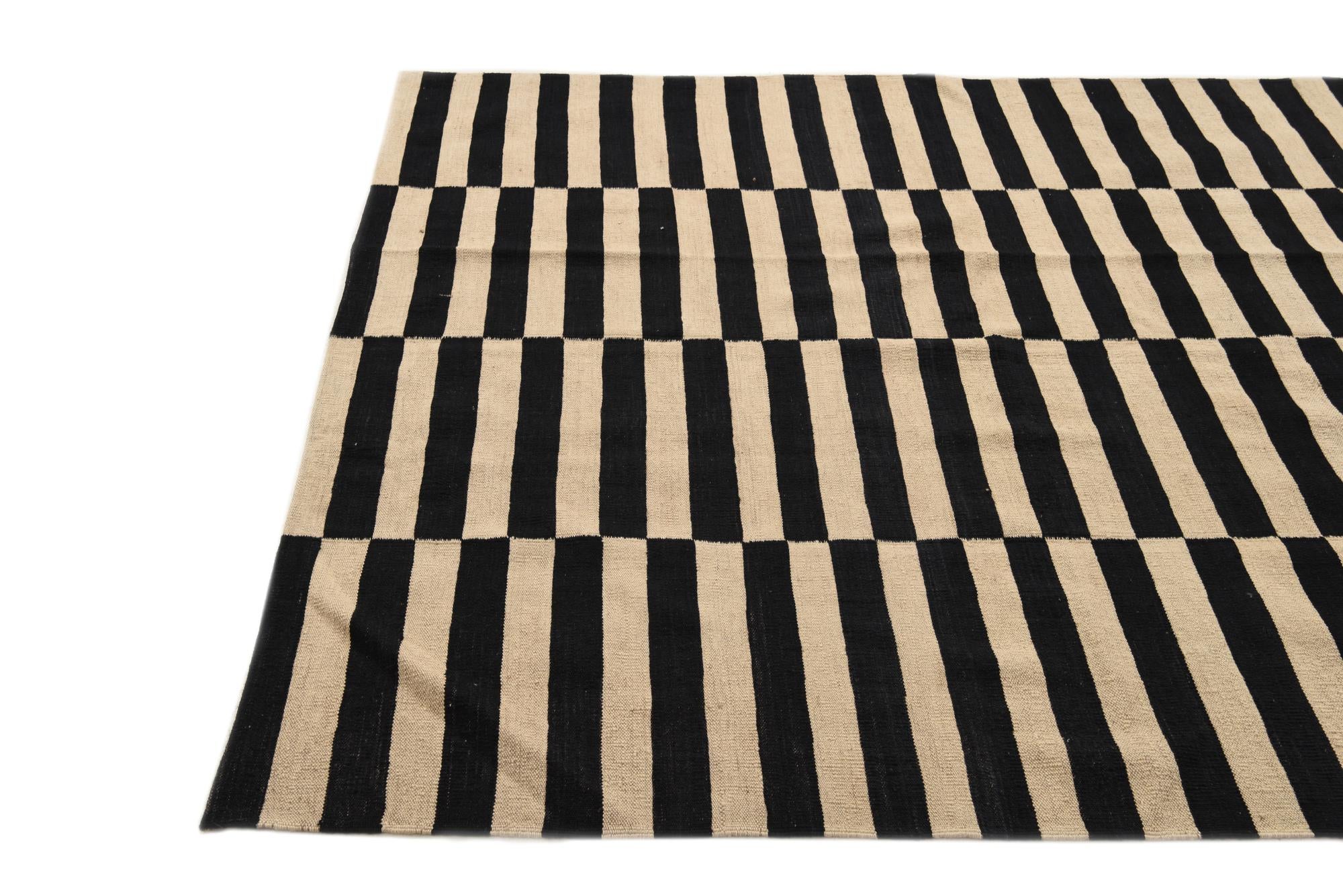 5' 9 x 7' 9 Hand Woven Kilim Modern Wool Rug