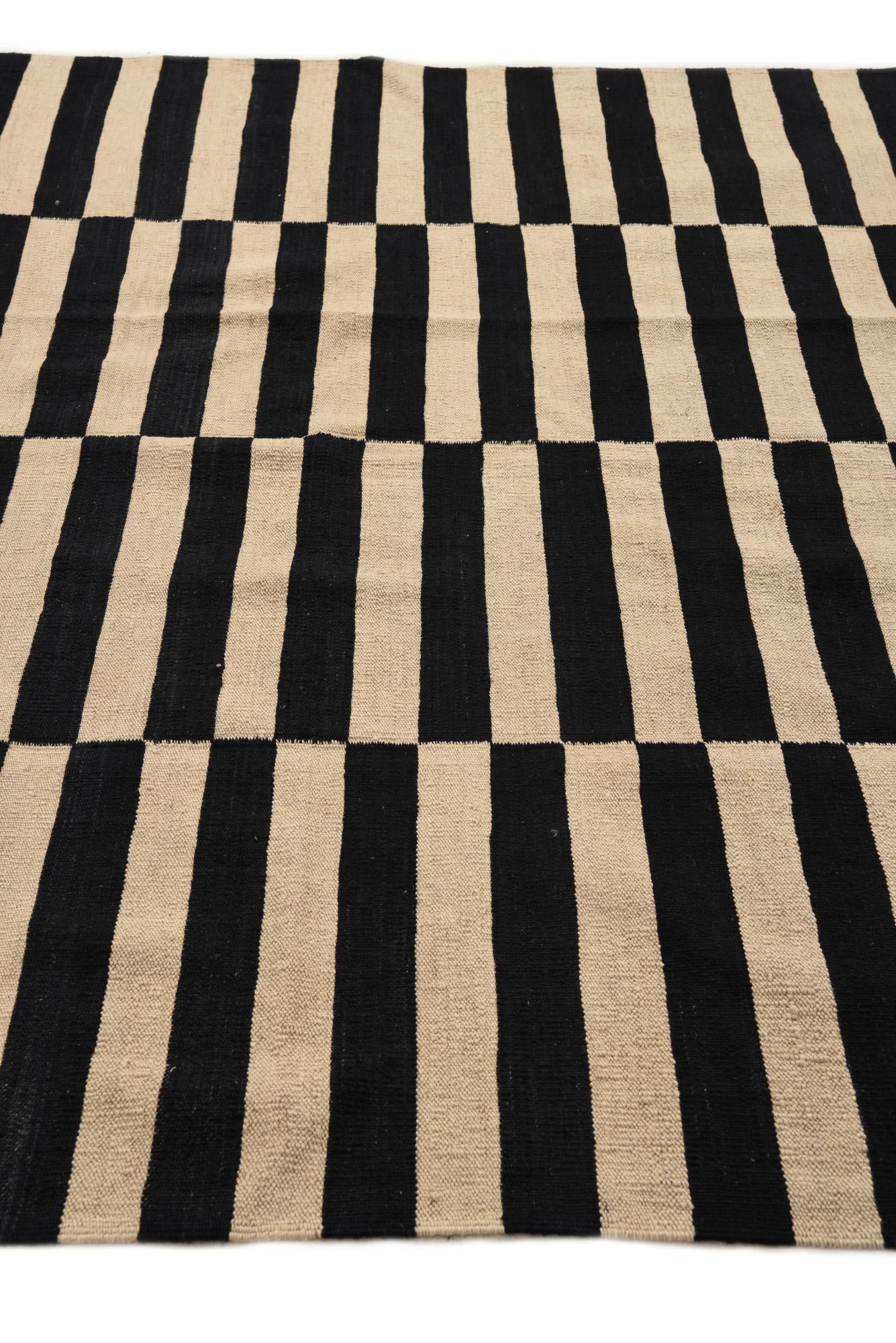 5' 9 x 7' 9 Hand Woven Kilim Modern Wool Rug