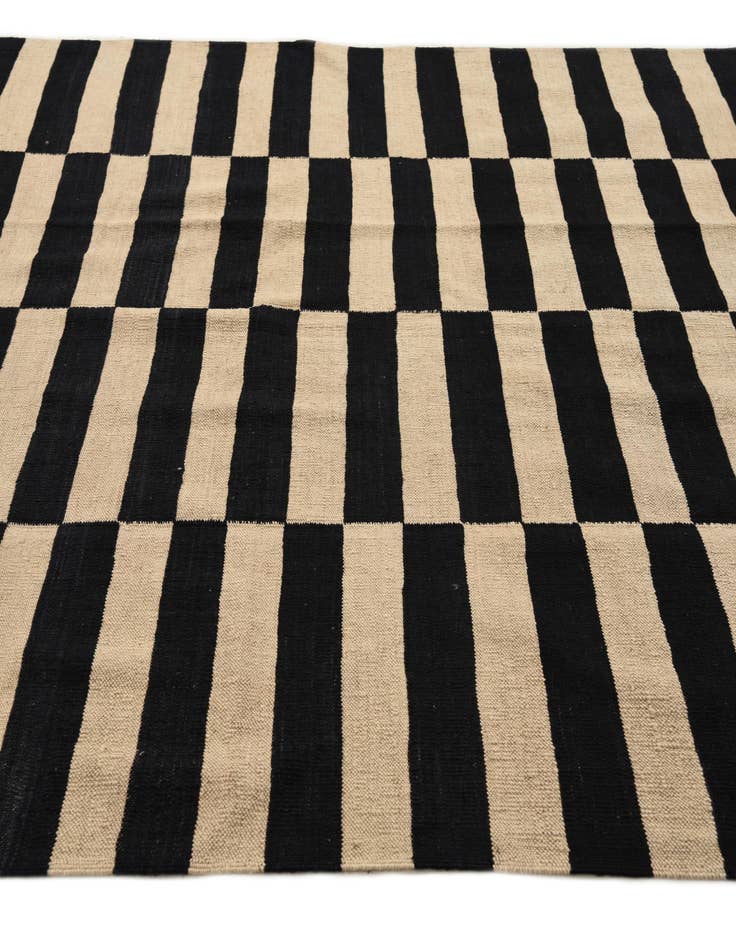 Detail image of 5' 9 x 7' 9  Hand Woven Kilim Modern Wool Rug