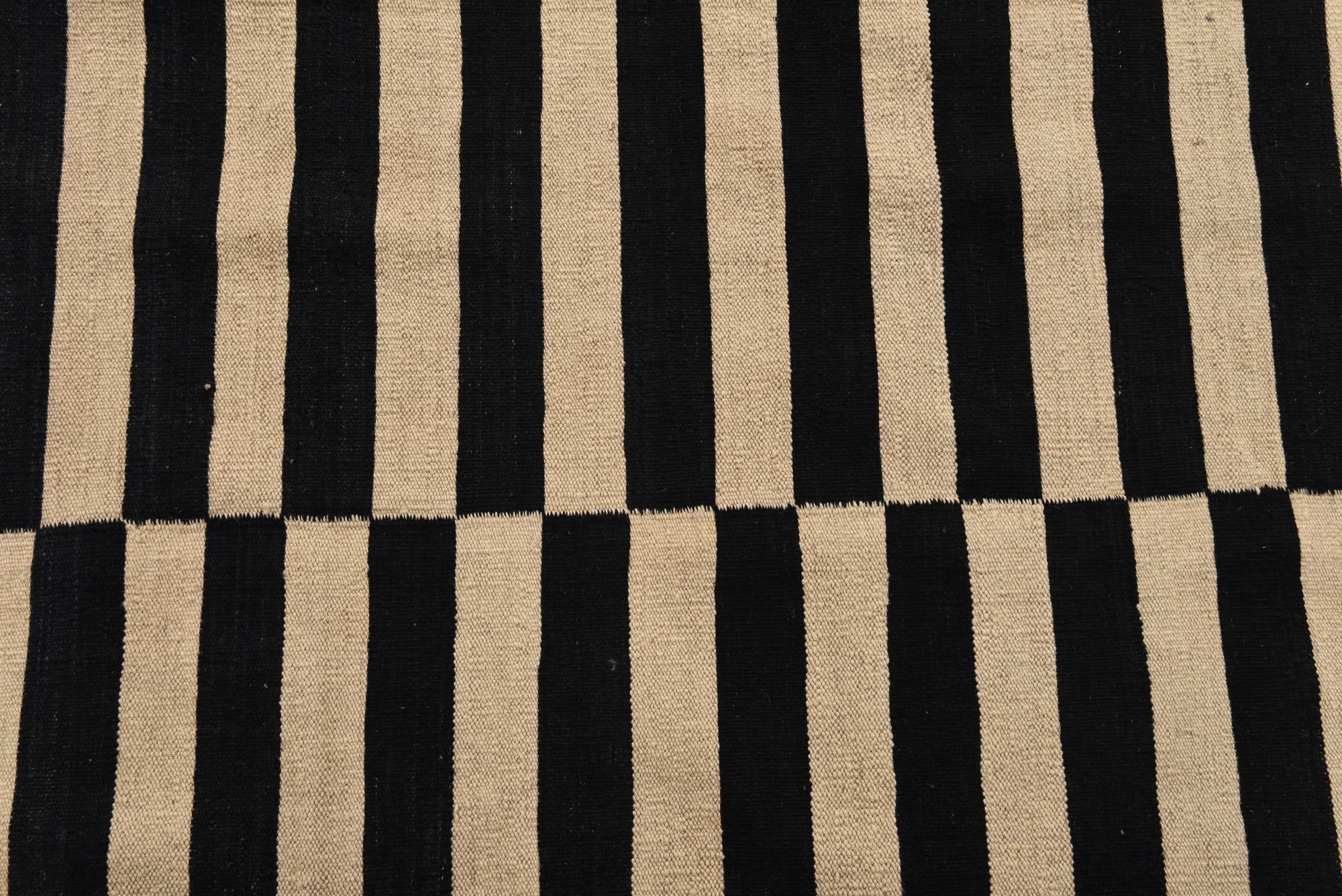 5' 9 x 7' 9 Hand Woven Kilim Modern Wool Rug