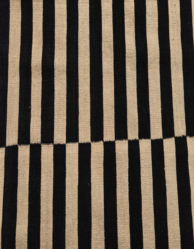 Detail image of 5' 9 x 7' 9  Hand Woven Kilim Modern Wool Rug