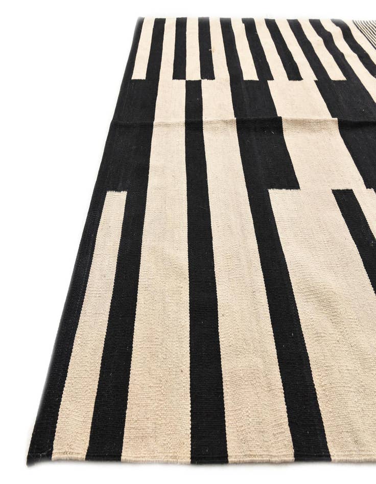 Detail image of 5' 8 x 7' 9  Hand Woven Kilim Modern Wool Rug