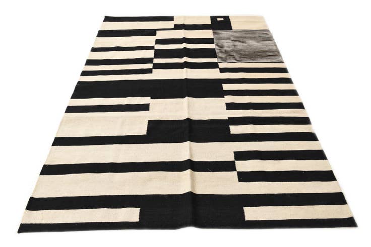 Detail image of 5' 8 x 7' 9 Hand Woven Kilim Modern Wool Rug