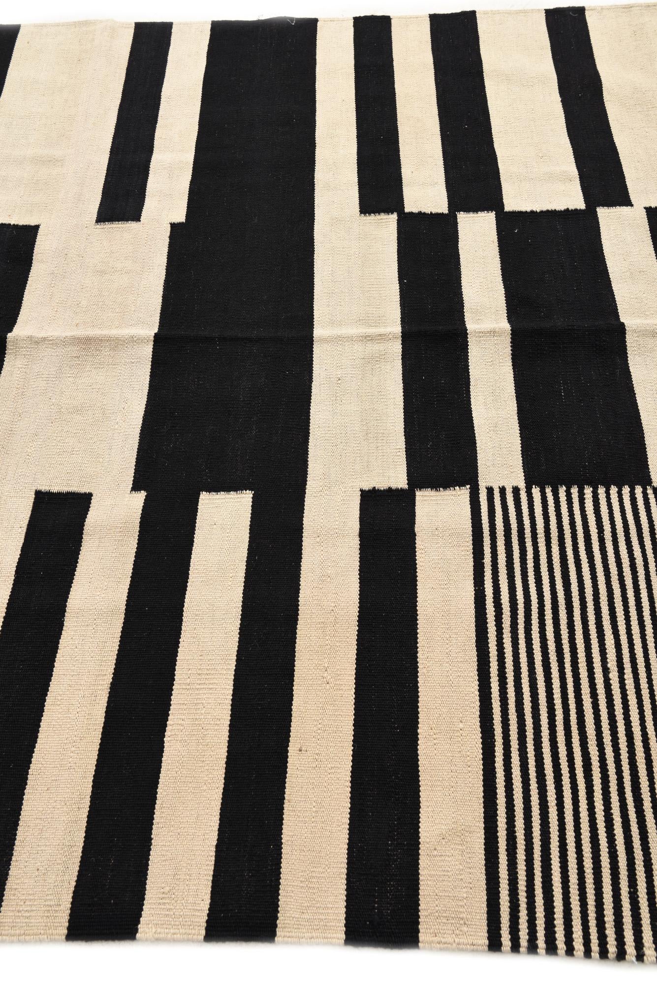 5' 8 x 7' 9 Hand Woven Kilim Modern Wool Rug
