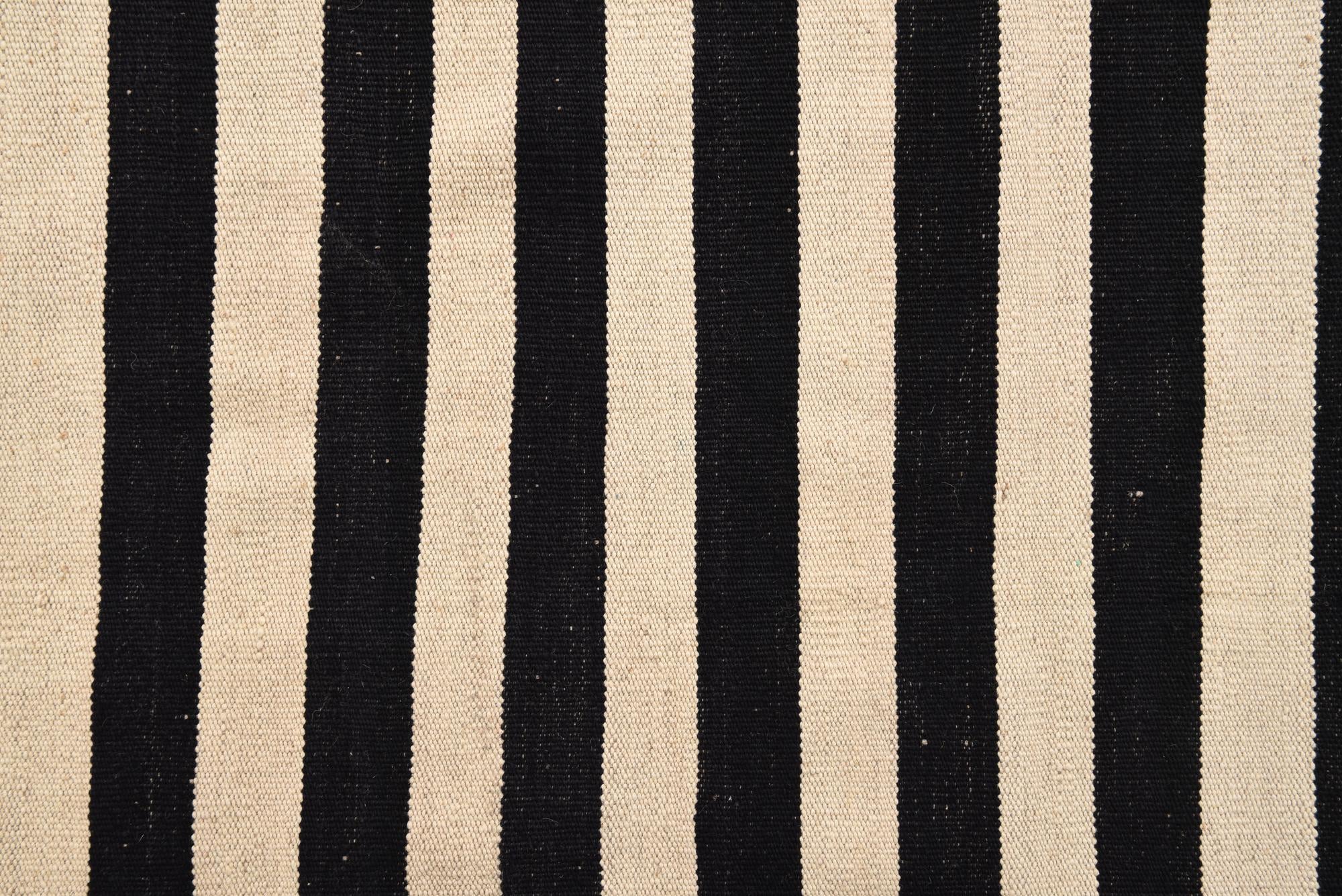 6' x 7' 6 Hand Woven Kilim Modern Wool Rug