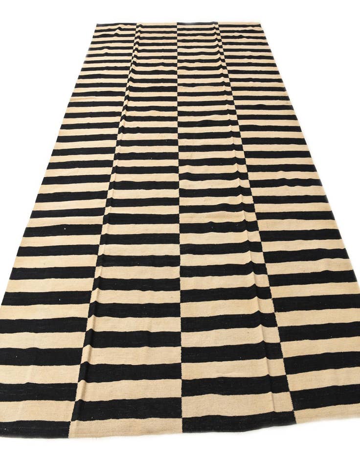 Detail image of 8' 4 x 11'  Hand Woven Kilim Modern Wool Rug