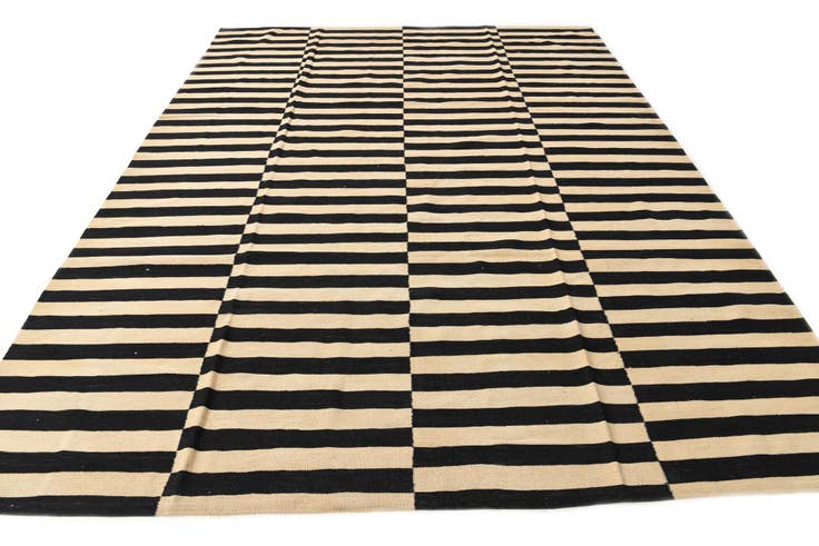 Detail image of 8' 4 x 11' Hand Woven Kilim Modern Wool Rug