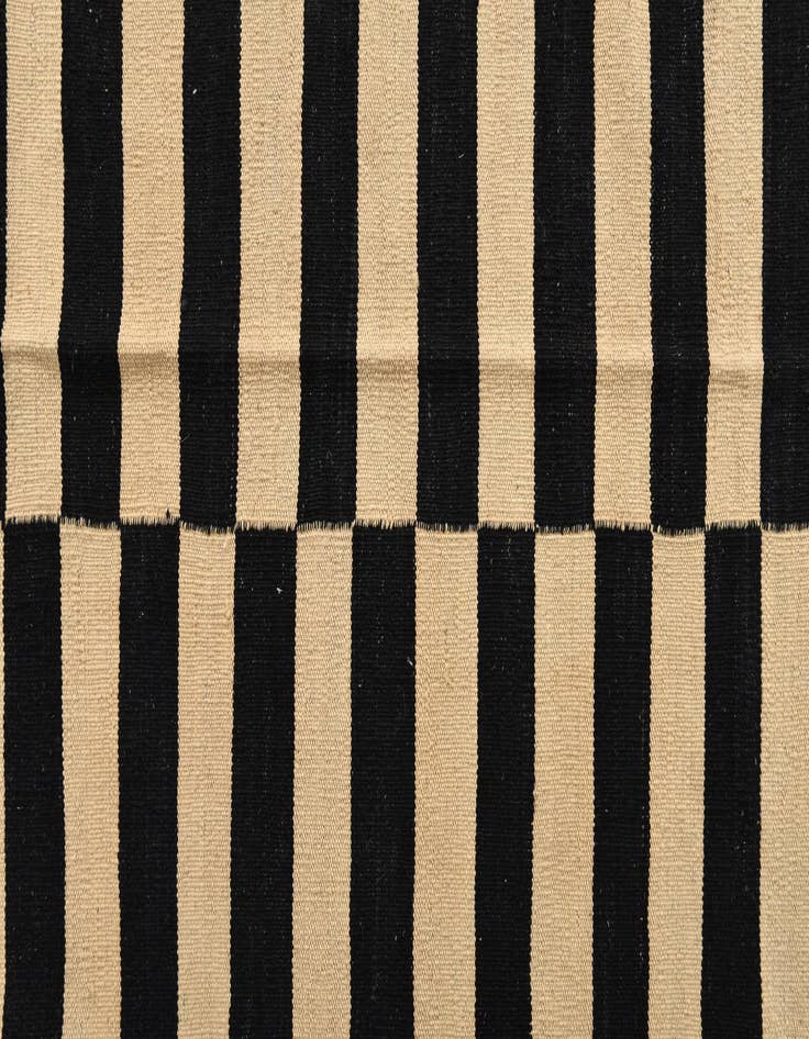 Detail image of 8' 4 x 11'  Hand Woven Kilim Modern Wool Rug