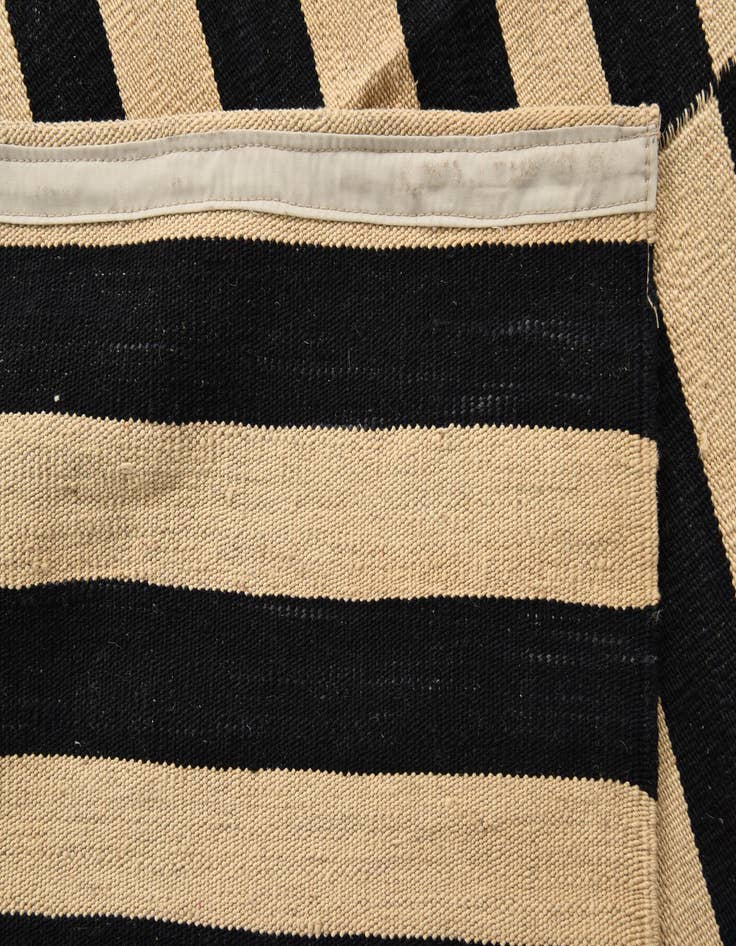 Detail image of 8' 4 x 11'  Hand Woven Kilim Modern Wool Rug