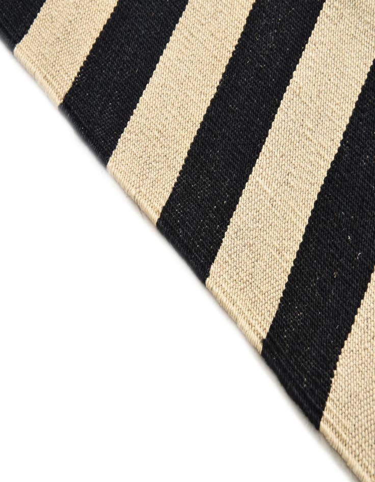 Detail image of 3' 4 x 4' 10  Hand Woven Kilim Modern Wool Rug