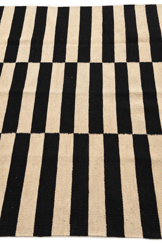 Detail image of 4' 2 x 6' Hand Woven Kilim Modern Wool Rug