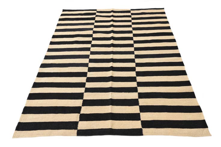 Detail image of 4' 2 x 5' 10 Hand Woven Kilim Modern Wool Rug