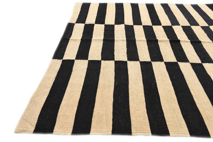 Detail image of 4' 2 x 5' 10 Hand Woven Kilim Modern Wool Rug