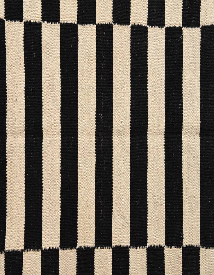 Detail image of 4' 3 x 5' 10  Hand Woven Kilim Modern Wool Rug