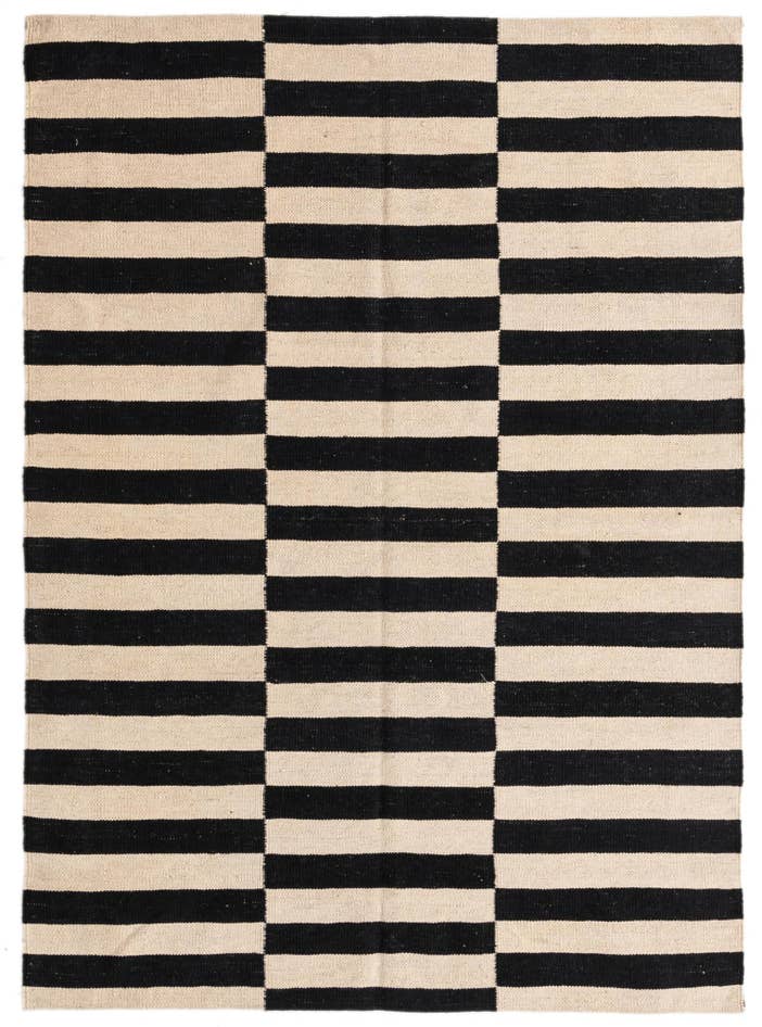 Detail image of 4' 3 x 5' 10 Hand Woven Kilim Modern Wool Rug