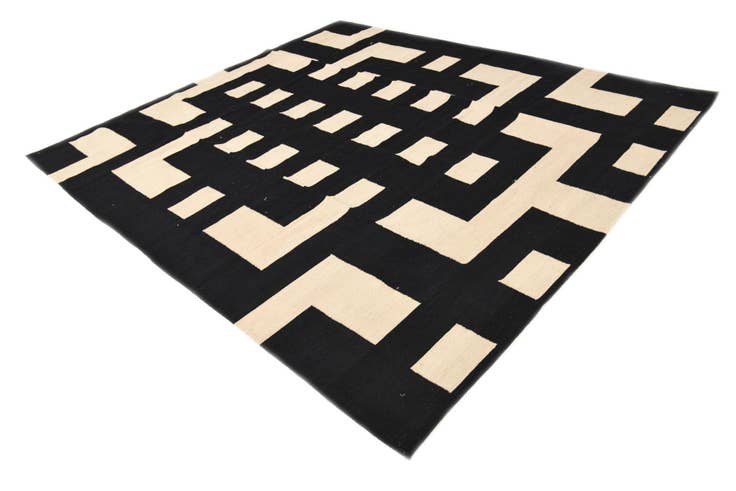 Detail image of 8' 6 x 9' 7 Hand Woven Kilim Modern Wool Rug