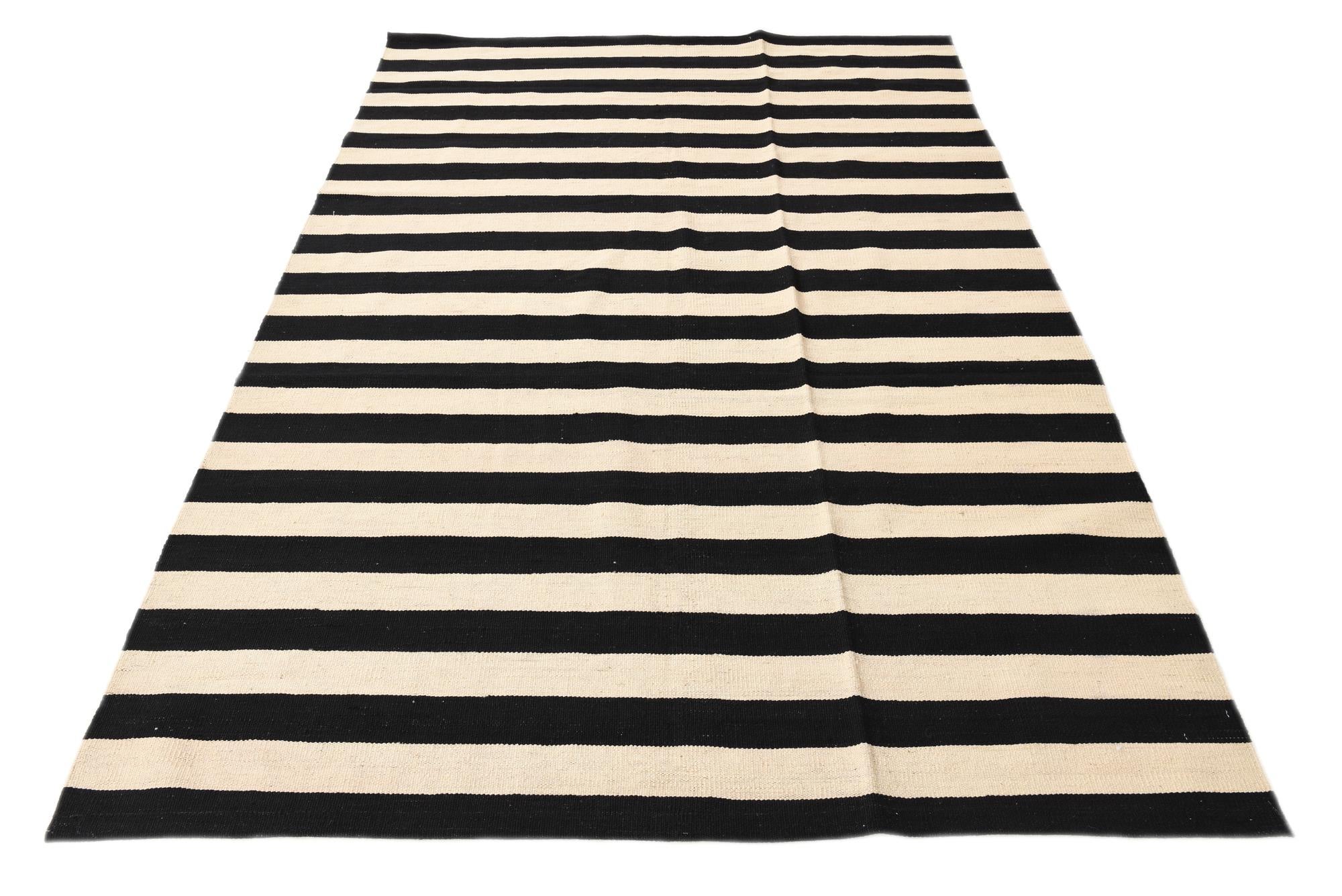 5' 6 x 8' 6 Hand Woven Kilim Modern Wool Rug