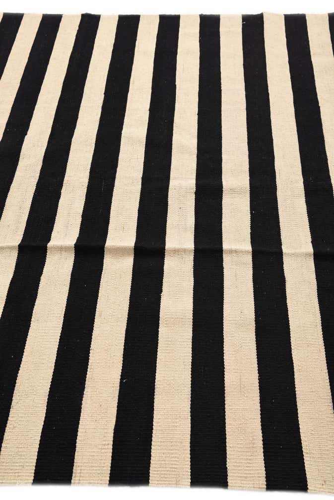 5' 6 x 8' 6 Hand Woven Kilim Modern Wool Rug