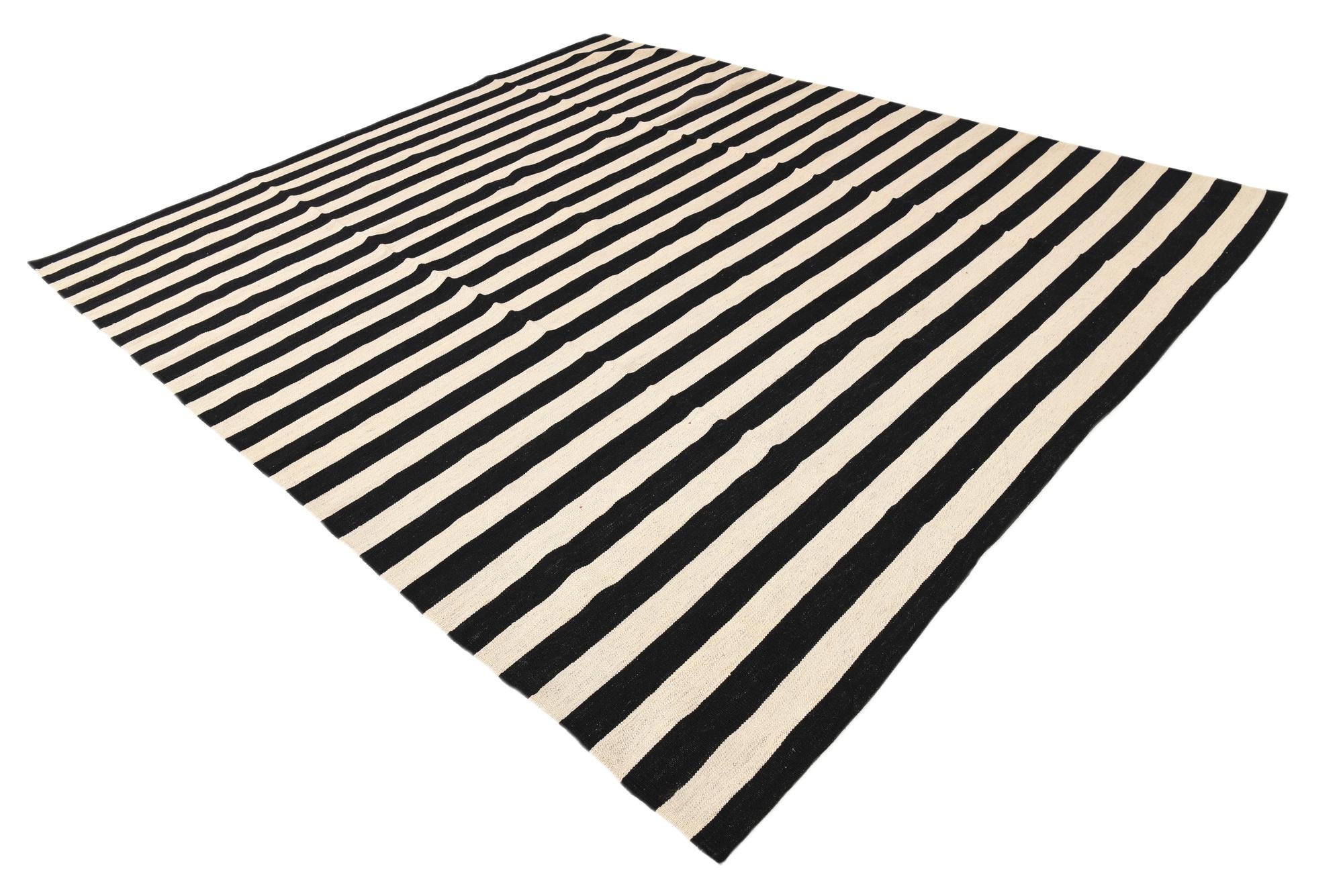 8' 6 x 9' 10 Hand Woven Kilim Modern Wool Rug
