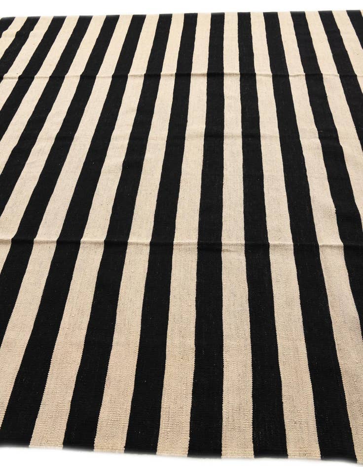 Detail image of 8' 6 x 9' 10  Hand Woven Kilim Modern Wool Rug