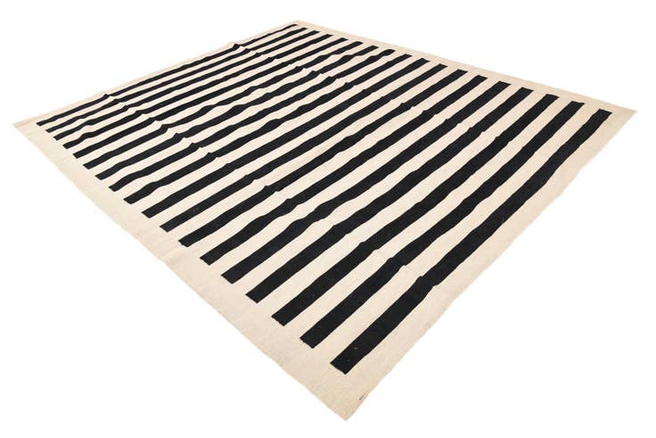 Detail image of 8' 4 x 9' 8 Hand Woven Kilim Modern Wool Rug