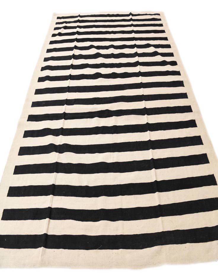 Detail image of 8' 4 x 9' 8  Hand Woven Kilim Modern Wool Rug