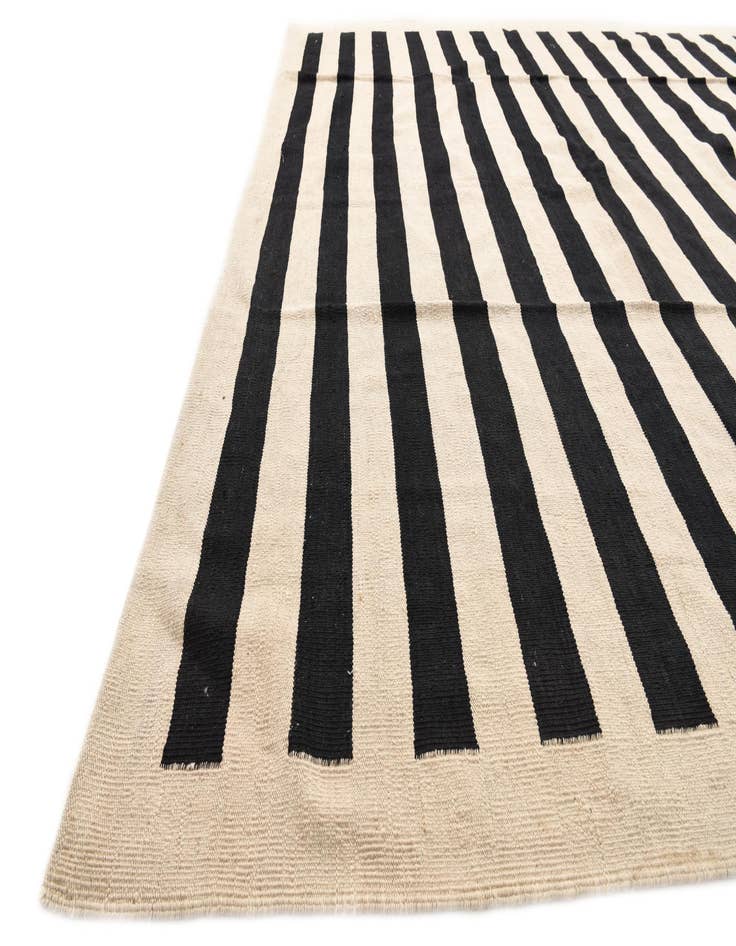 Detail image of 8' 4 x 9' 8  Hand Woven Kilim Modern Wool Rug