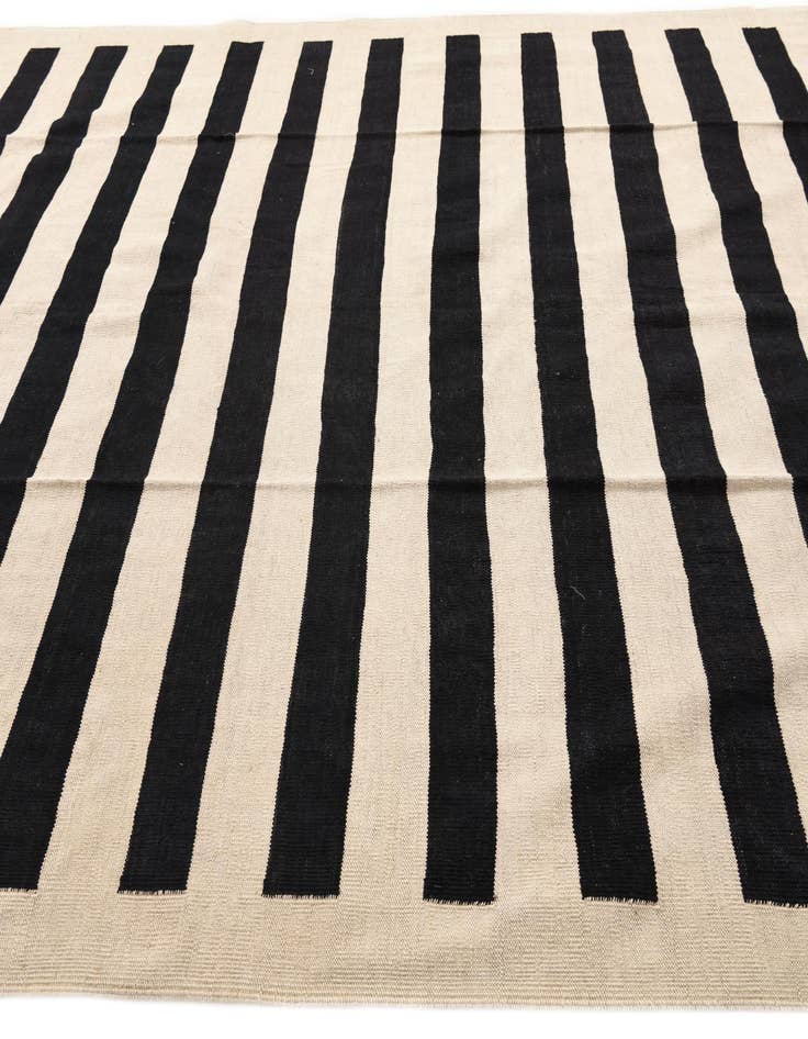 Detail image of 8' 4 x 9' 8  Hand Woven Kilim Modern Wool Rug