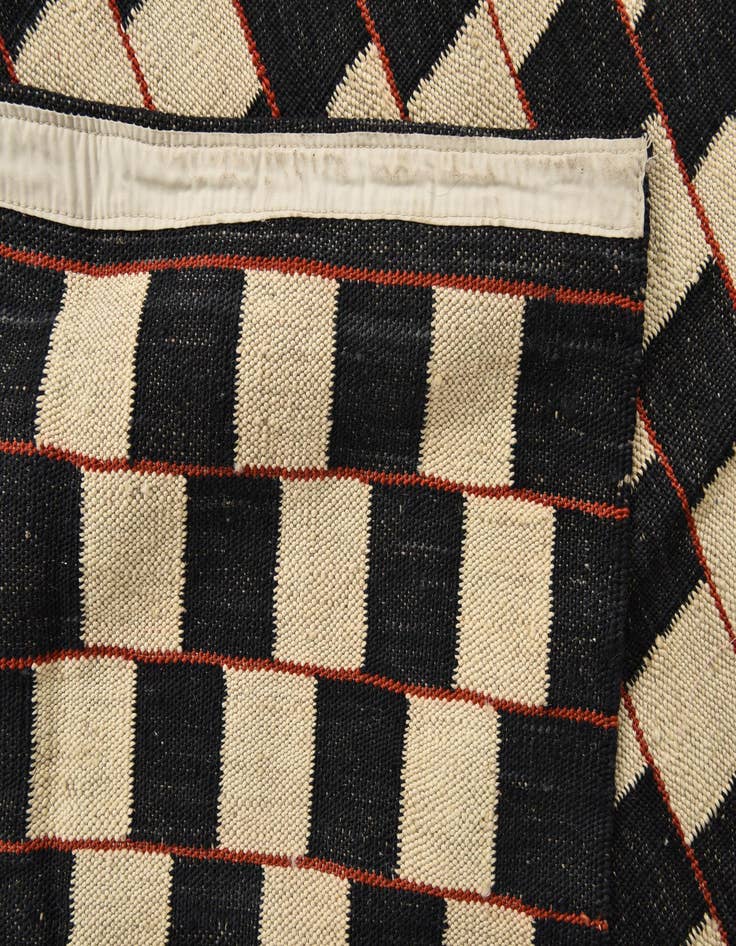 Detail image of 5' 8 x 7' 7  Hand Woven Kilim Modern Wool Rug