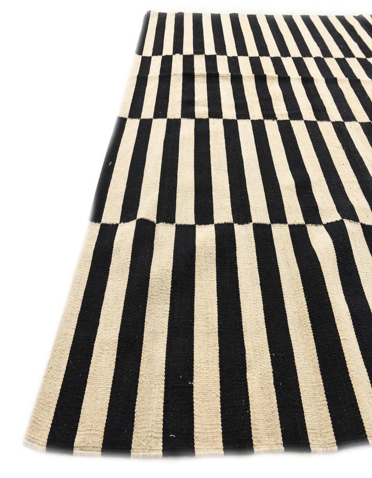 Detail image of 5' 8 x 8'  Hand Woven Kilim Modern Wool Rug