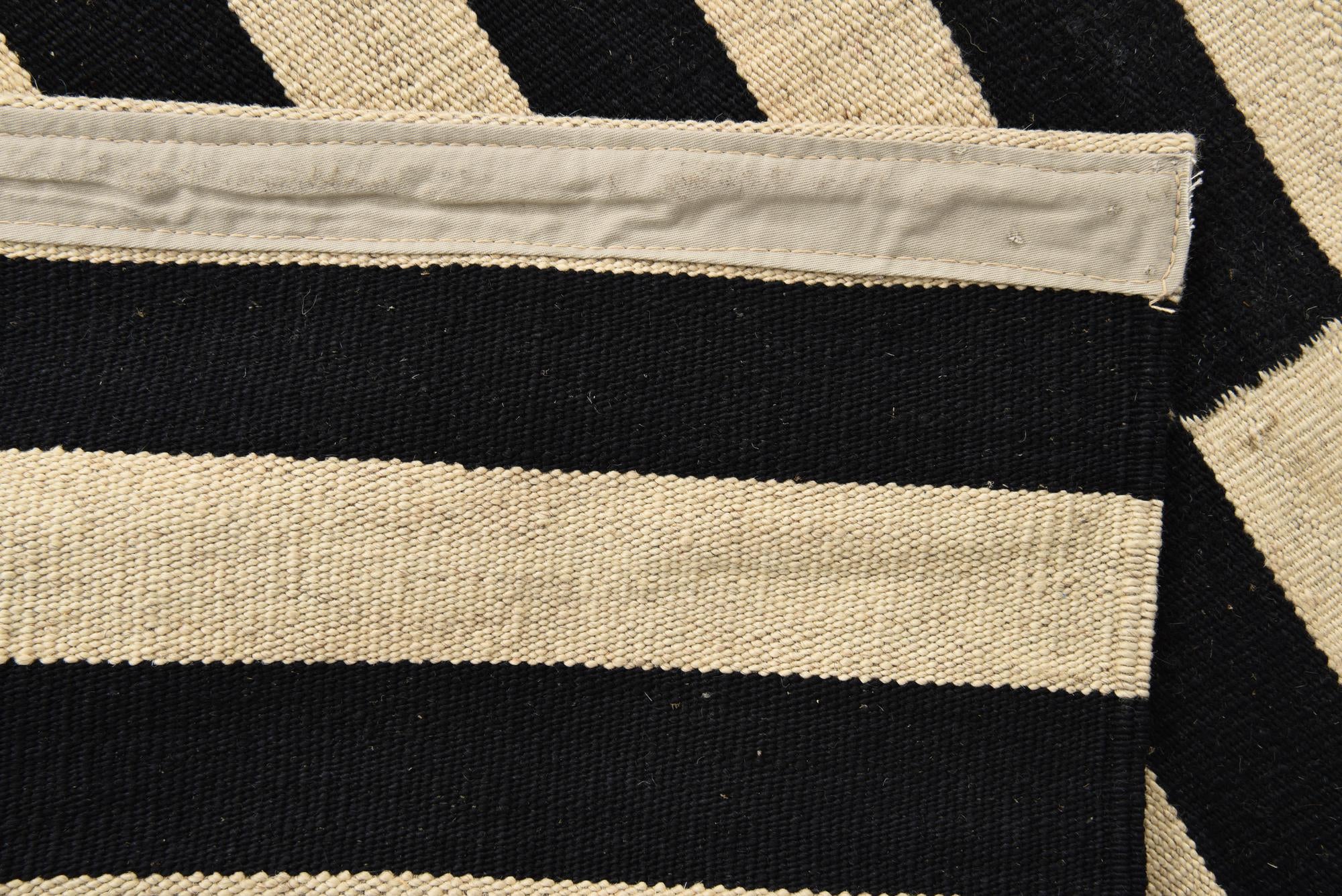 5' 8 x 8' Hand Woven Kilim Modern Wool Rug