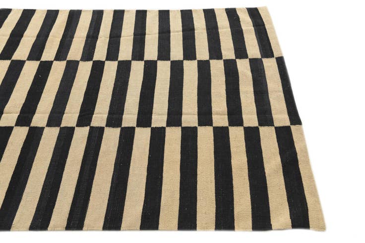 Detail image of 4' 3 x 5' 10 Hand Woven Kilim Modern Wool Rug