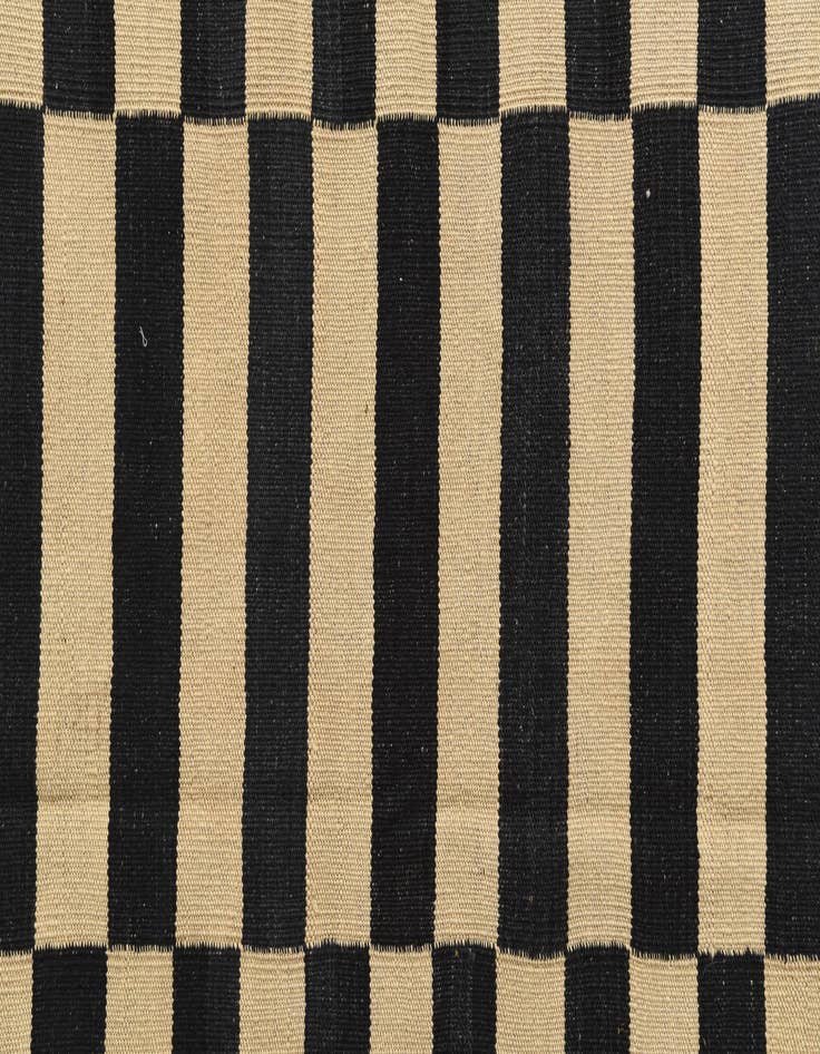 Detail image of 4' 3 x 5' 10  Hand Woven Kilim Modern Wool Rug