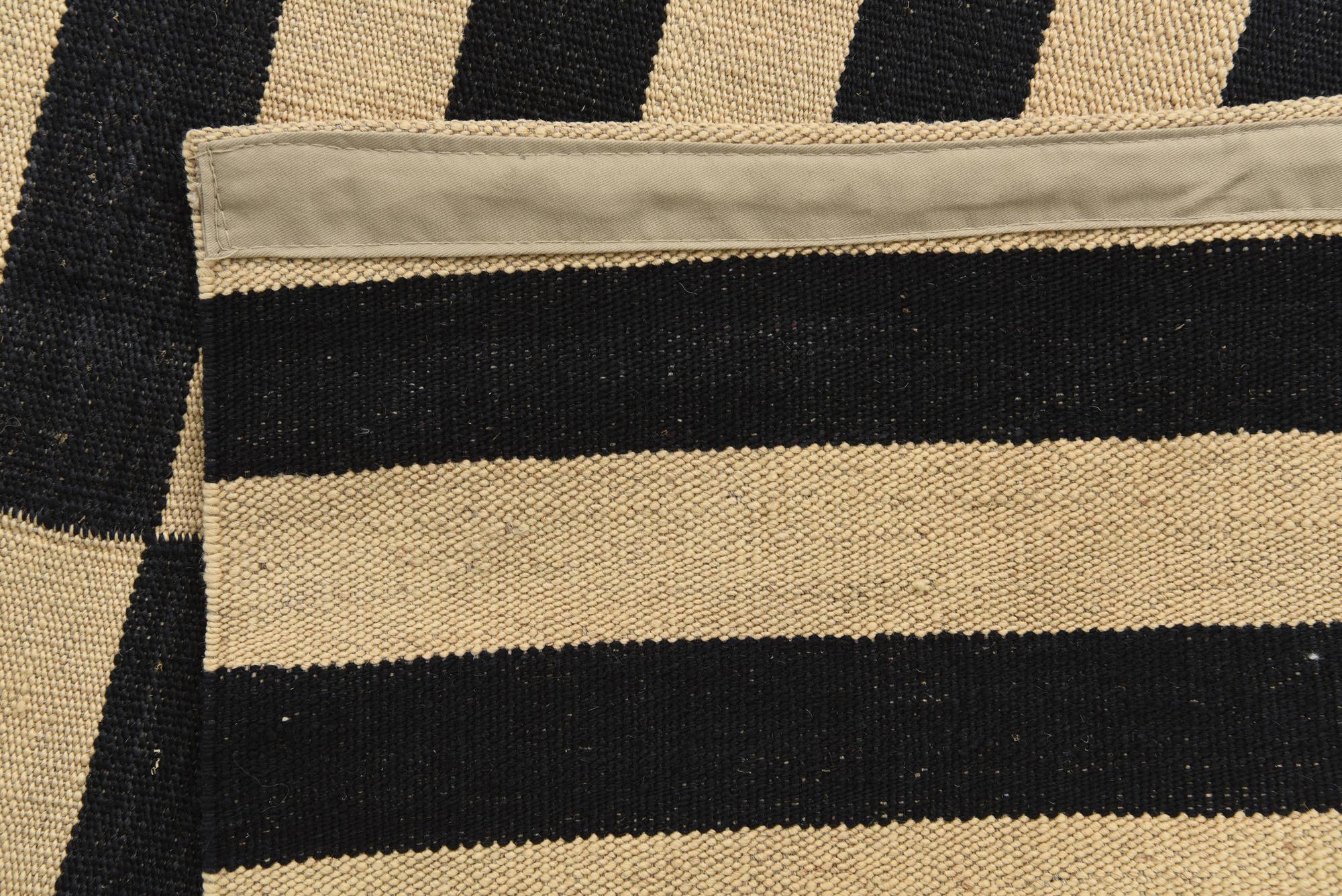 4' 3 x 5' 10 Hand Woven Kilim Modern Wool Rug