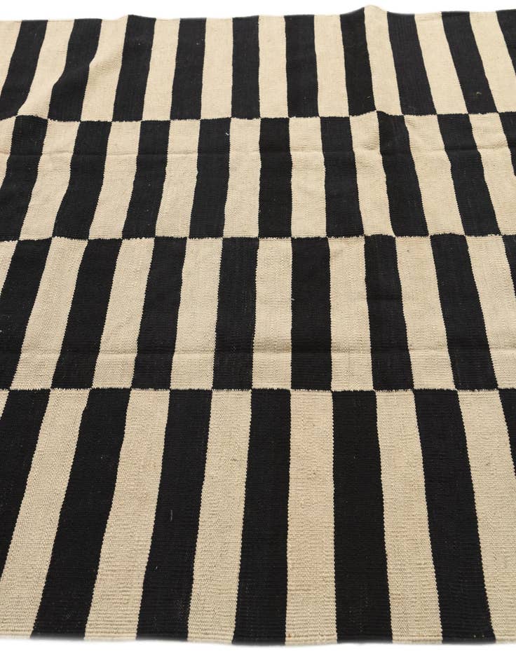 Detail image of 5' 5 x 7' 7  Hand Woven Kilim Modern Wool Rug