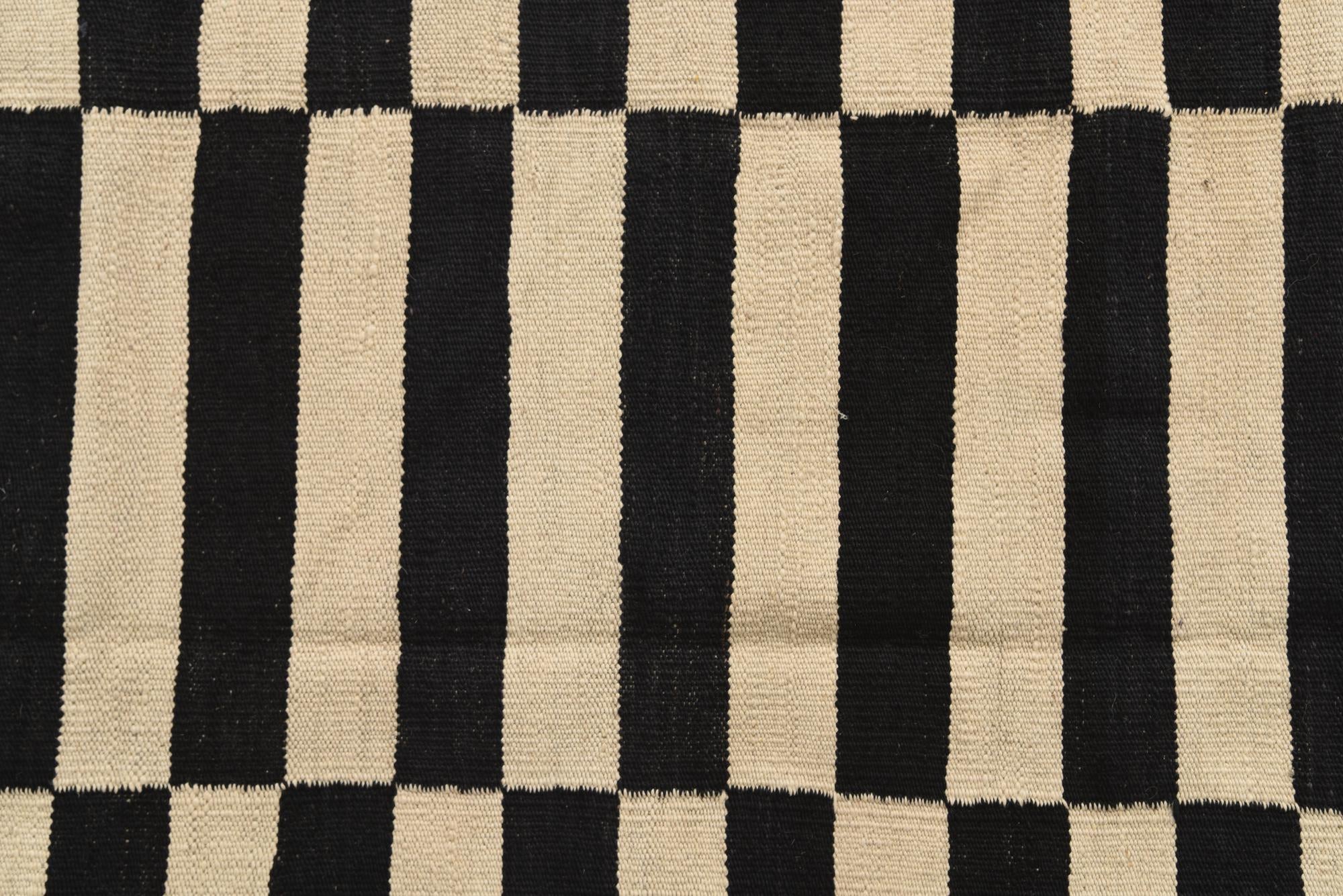 5' 5 x 7' 7 Hand Woven Kilim Modern Wool Rug