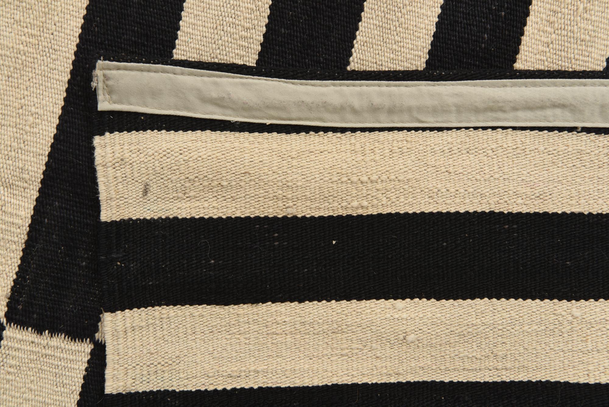 5' 5 x 7' 7 Hand Woven Kilim Modern Wool Rug