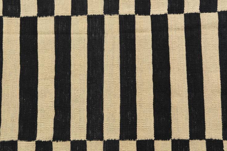 Detail image of 4' 4 x 5' 10 Hand Woven Kilim Modern Wool Rug